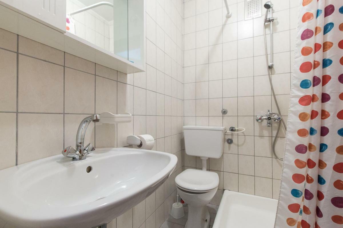 Rooms Miramare Крк Екстер'єр фото