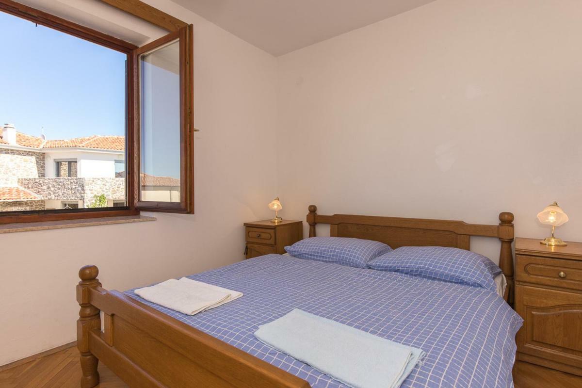 Rooms Miramare Крк Екстер'єр фото